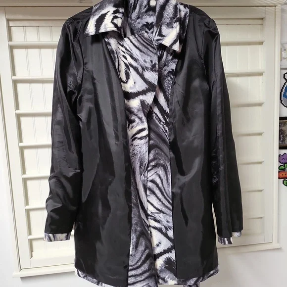 Beautiful Susan Graver car coat - Picture 3 of 5